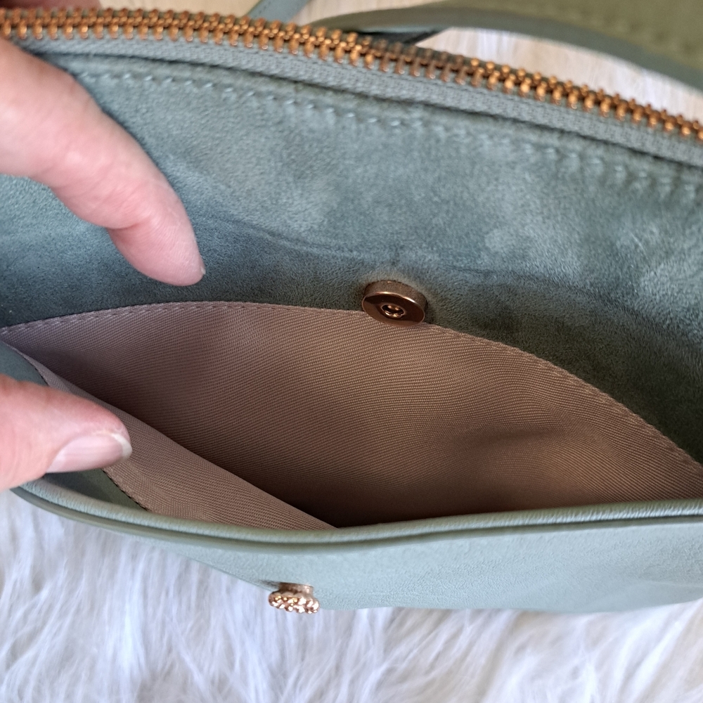 Sm Lauren Conrad crossbody - Picture 2 of 8